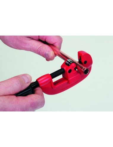 Cortatubos con escariador de Ø 3 a 28...