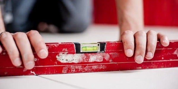 Comment démarrer la pose d’un carrelage ?